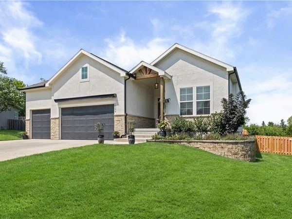 14178 S Pickering Street, Olathe, KS 66061