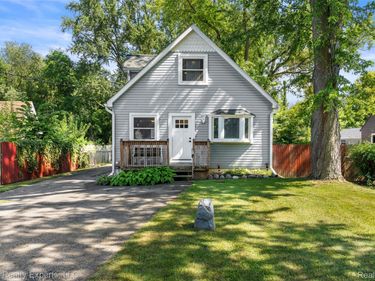 55875 Pontiac Trail Court, Lyon Township, Mi 48165