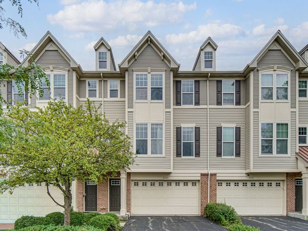 3335 Kentshire Circle, Aurora, IL 60504