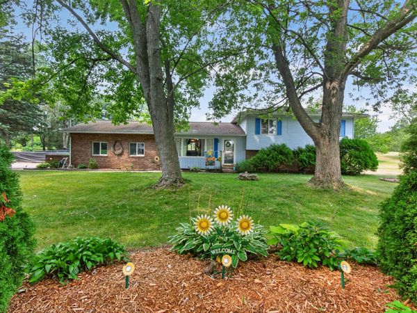 4788 Moon Lake Road, Jackson, MI 49201