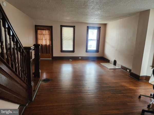 118 S 6TH AVENUE , COATESVILLE, PA 19320