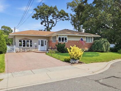 2 6th Avenue Farmingdale, NY 11735