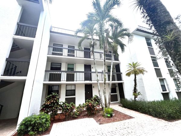 8441 Forest Hills Drive, Unit 302, Coral Springs, FL 33065