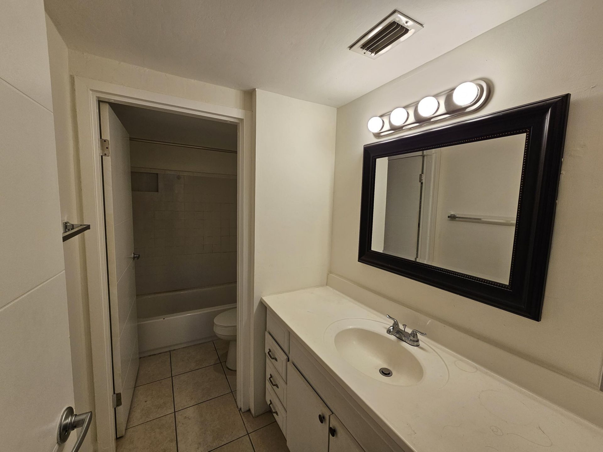 8441 Forest Hills Drive, Unit 302, Coral Springs, FL 33065 Photo