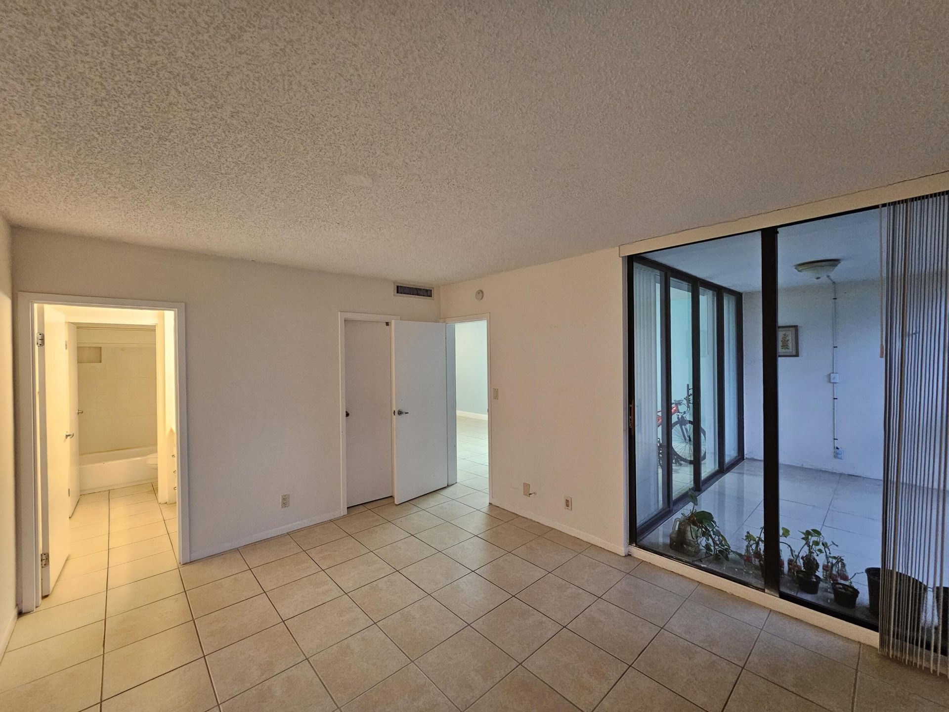 8441 Forest Hills Drive, Unit 302, Coral Springs, FL 33065 Photo