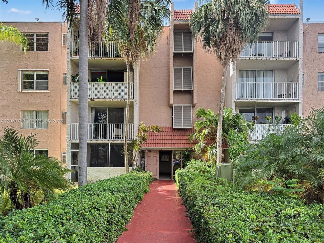 8411 NW 8th St , Unit 102, Miami, FL 33126 Photo