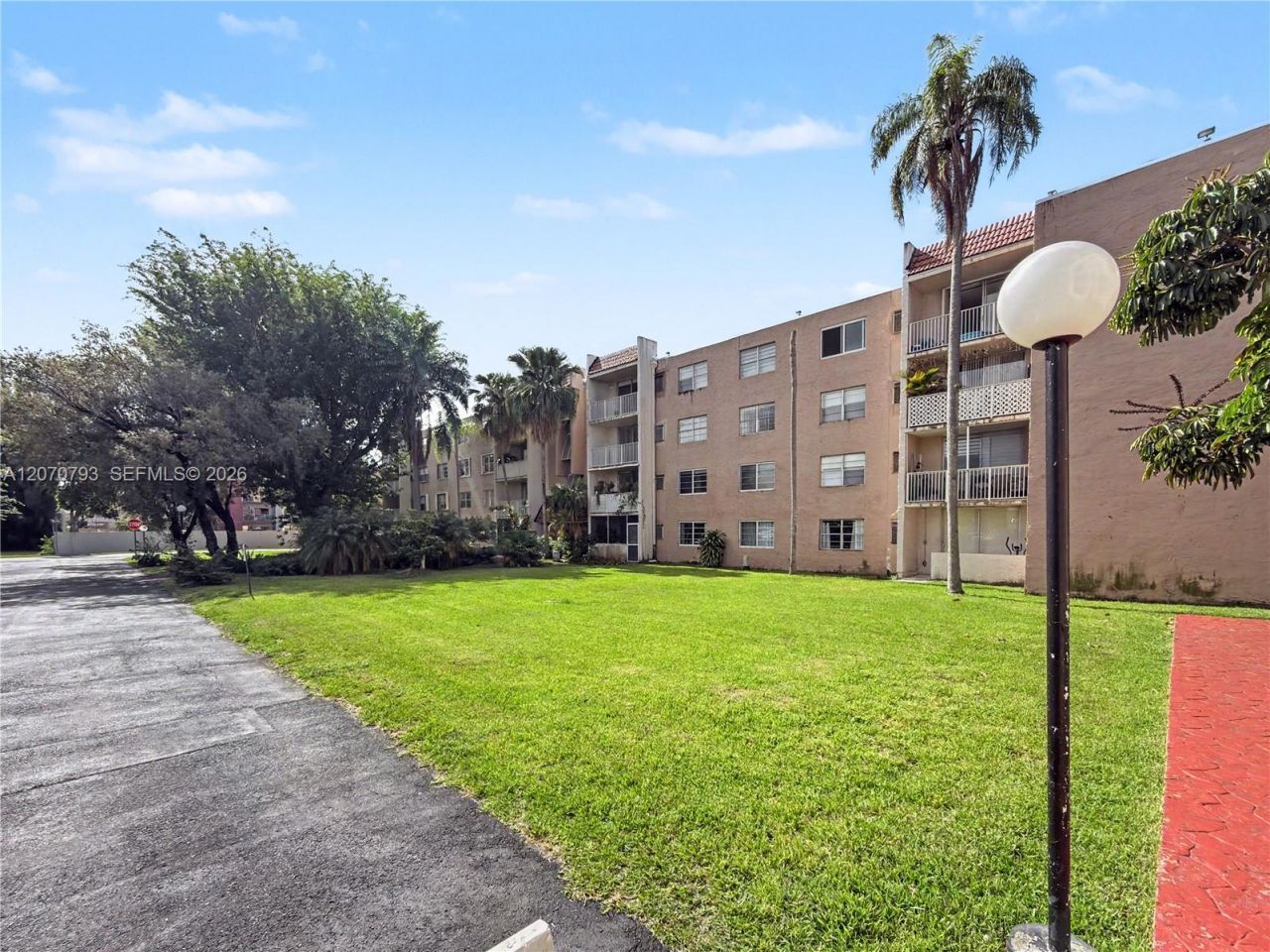 8411 NW 8th St , Unit 102, Miami, FL 33126 Photo