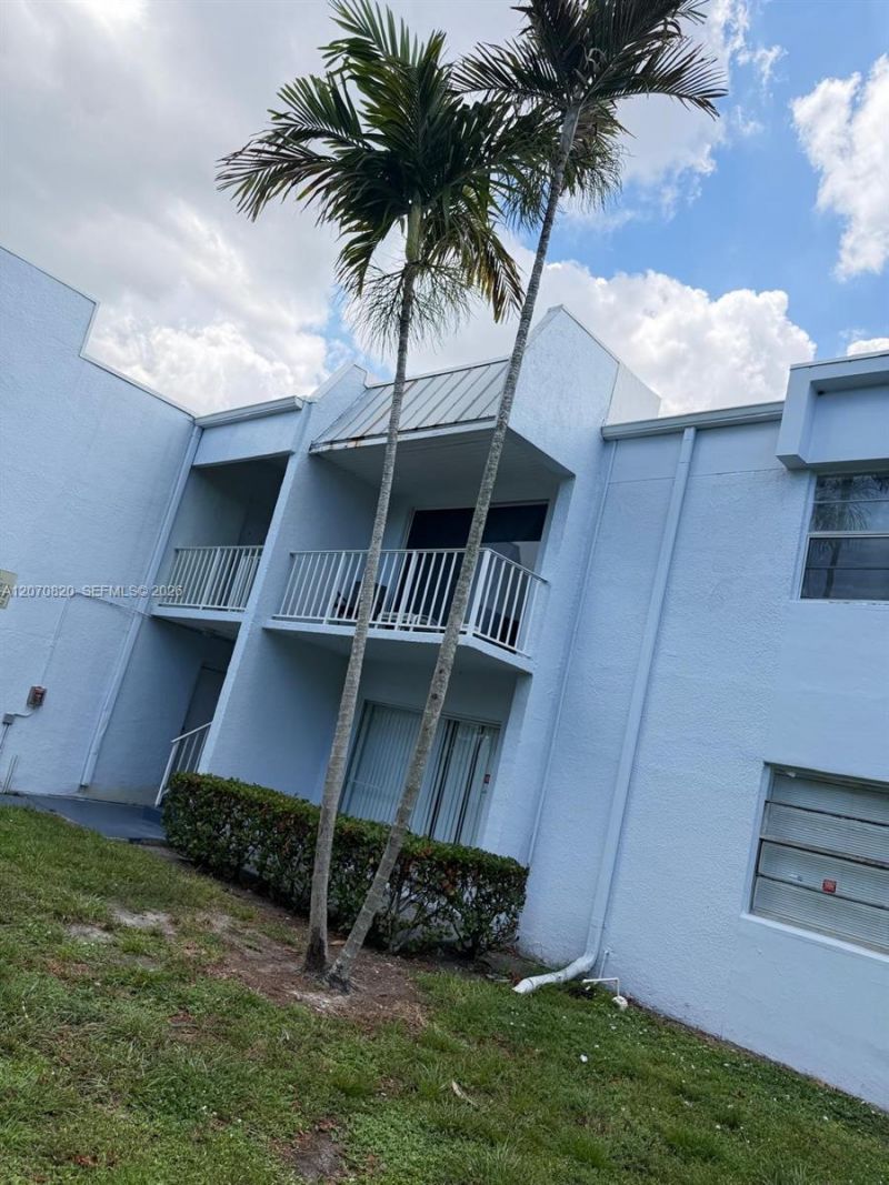 411 Executive Center Dr , Unit 109, West Palm Beach, FL 33401 Photo