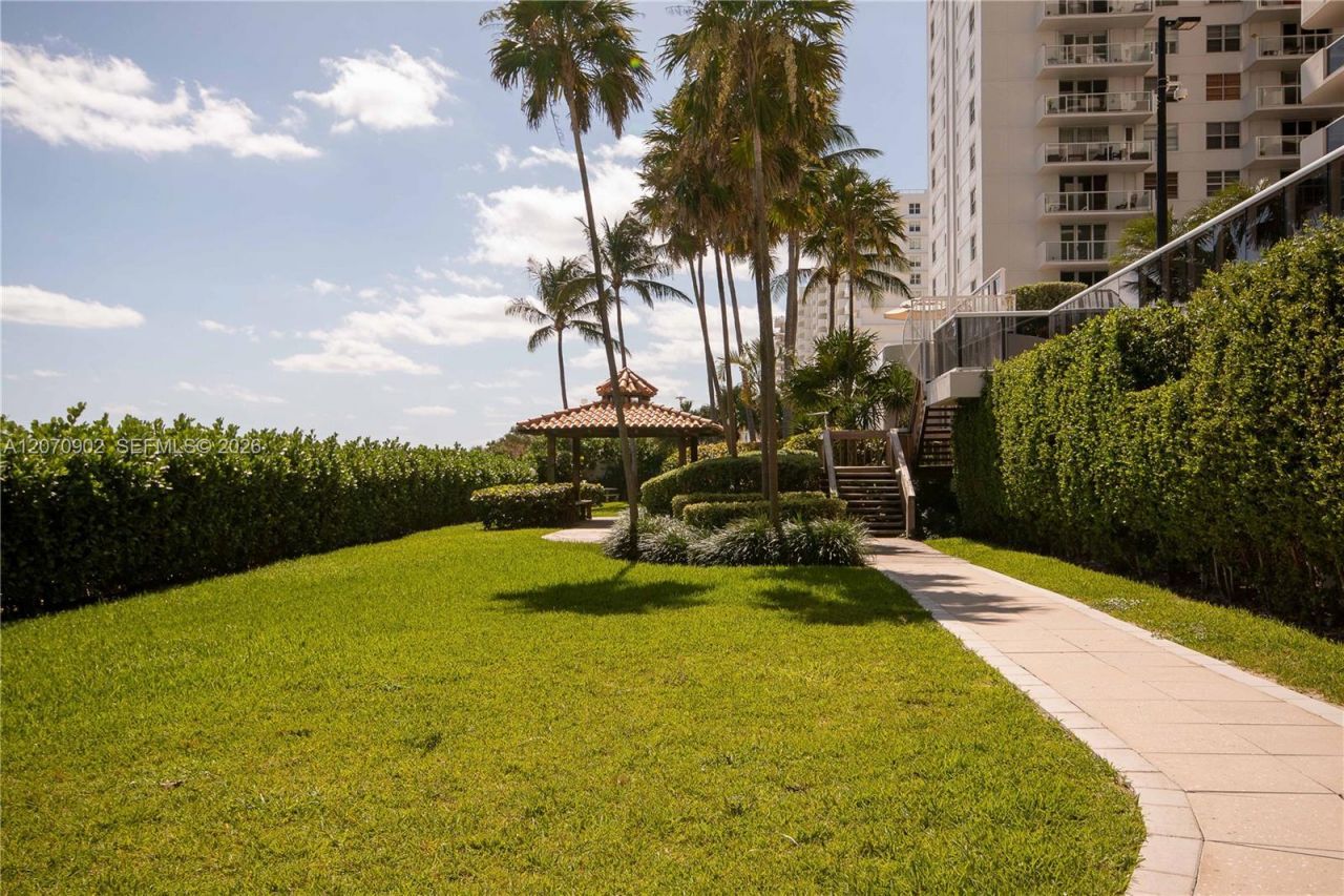 5757 Collins Ave , Unit 703, Miami Beach, FL 33140 Photo