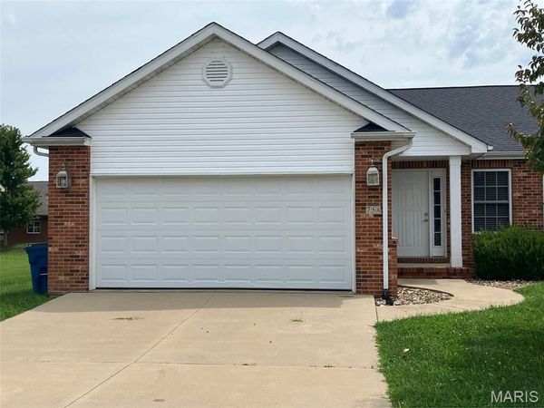 75 Crimson Court , Highland, IL 62249
