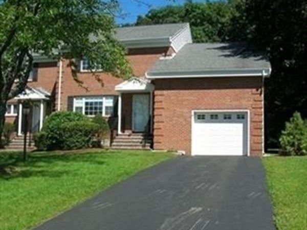 17 April Lane, Unit 17, Lexington, MA 02421