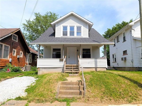864 10th Street NE, Massillon, OH 44646