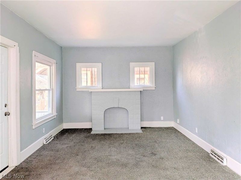 864 10th Street NE, Massillon, OH 44646 Photo 3