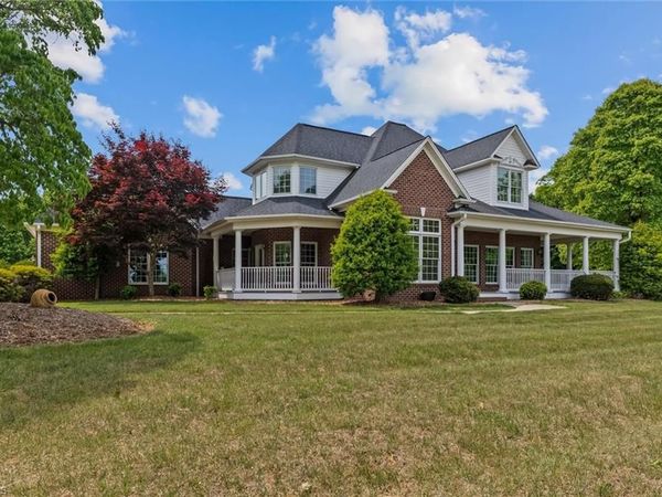 1148 Town N Country Drive , Wilkesboro, NC 28697