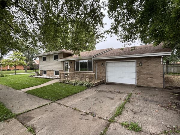 7447 California Avenue, Hammond, IN 46323
