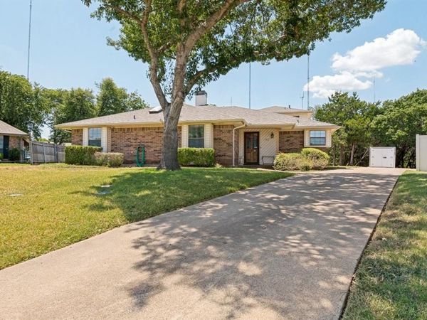 411 Bradshaw Street, Cedar Hill, TX 75104
