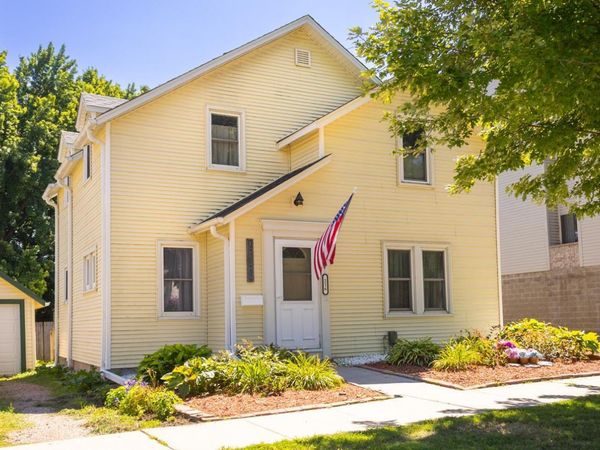 216 E 3rd Street, Chaska, MN 55318