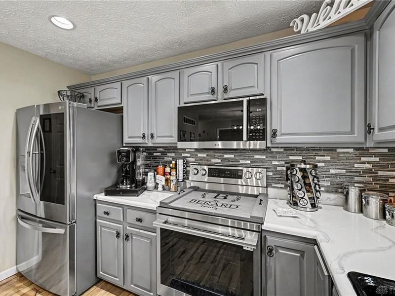 1159 Pond View Drive, Troy, OH 45373 Photo 11