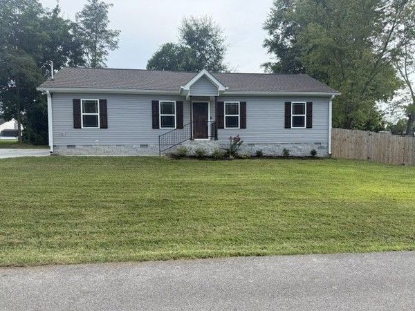 307 W Coffee St , Manchester, TN 37355