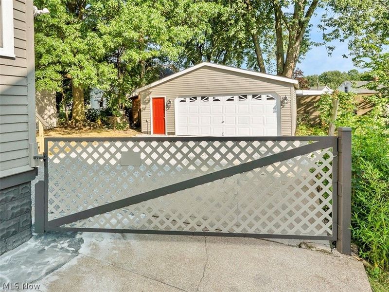 677 Eastland Avenue, Akron, OH 44305 Photo 21