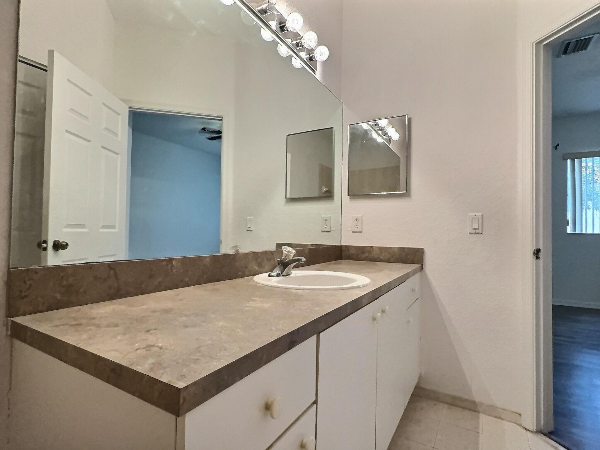 8833 S Isles Circle, Unit 8833, Tamarac, FL 33321 Photo