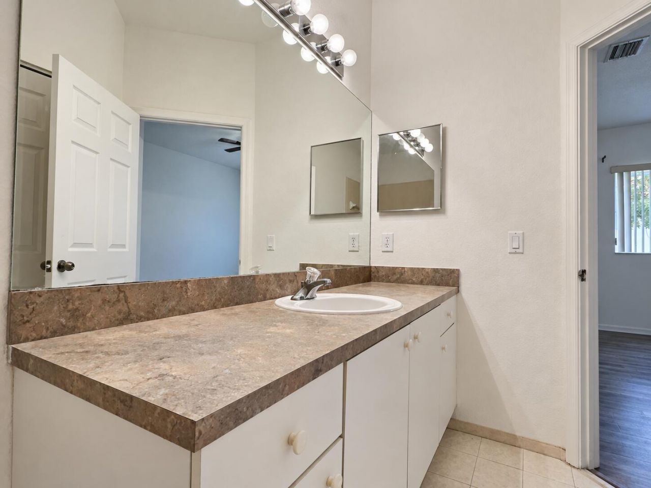 8833 S Isles Circle, Unit 8833, Tamarac, FL 33321 Photo