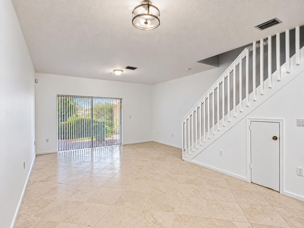 8833 S Isles Circle, Unit 8833, Tamarac, FL 33321 Photo