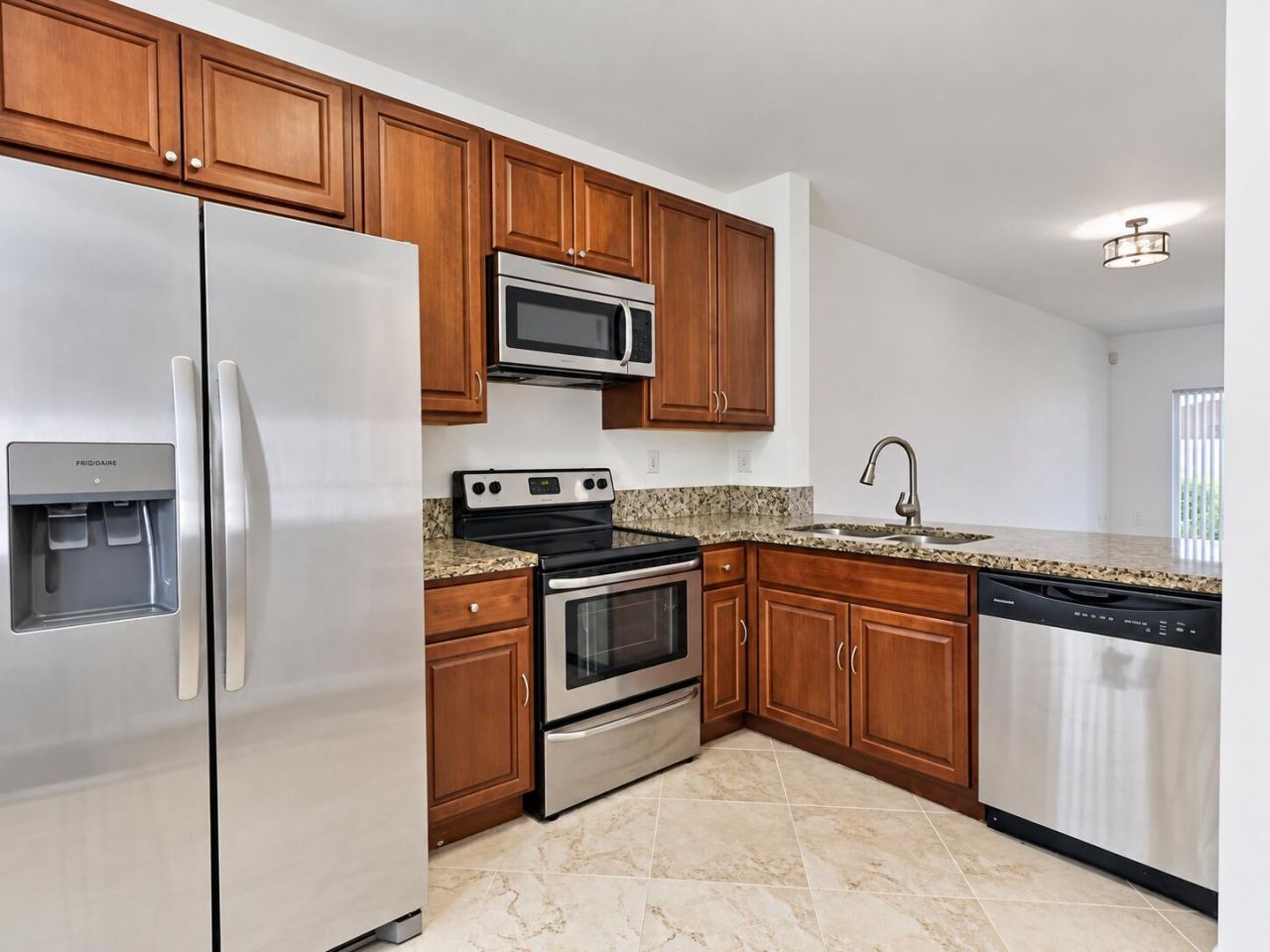 8833 S Isles Circle, Unit 8833, Tamarac, FL 33321 Photo