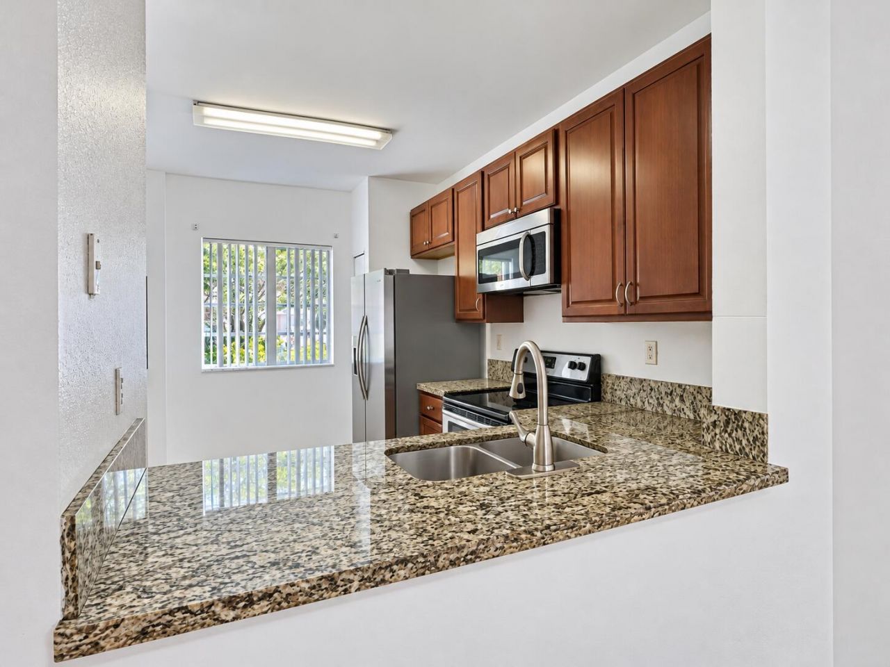 8833 S Isles Circle, Unit 8833, Tamarac, FL 33321 Photo