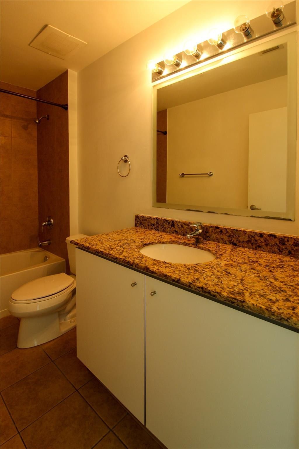 9055 SW 73rd Court, Unit 309, Miami, FL 33156 Photo