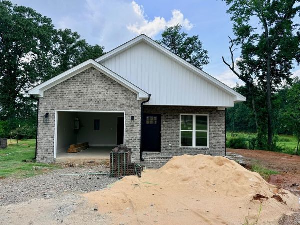211 Plantation Pl, Florence, AL 35633