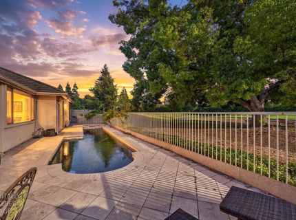 9596 Golf Course Ln, Elk Grove, CA 95758 Photo