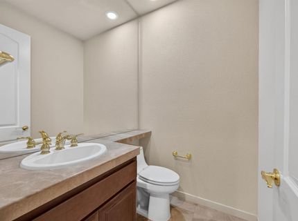 9596 Golf Course Ln, Elk Grove, CA 95758 Photo