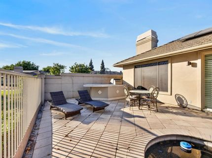 9596 Golf Course Ln, Elk Grove, CA 95758 Photo