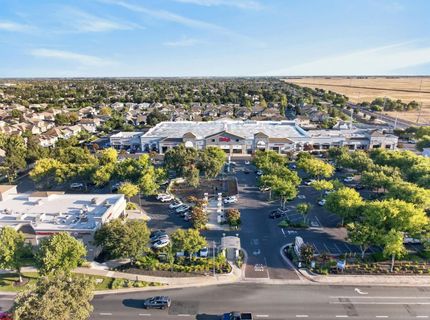 9596 Golf Course Ln, Elk Grove, CA 95758 Photo