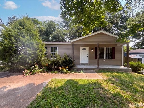 82 Cedar Ridge Drive , Pacific, MO 63069