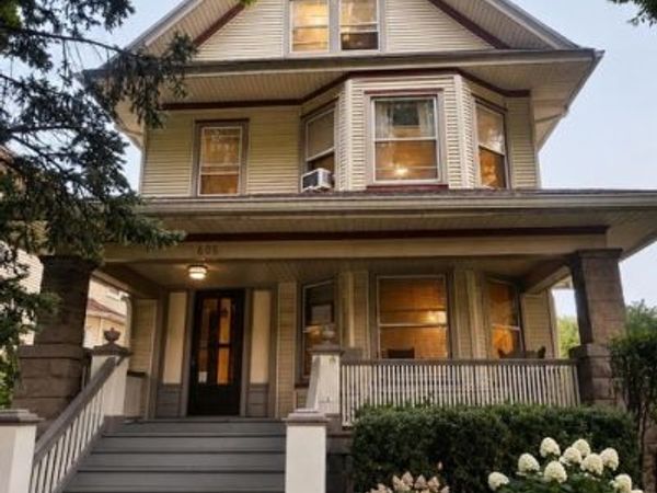 608 S Grove Avenue , Unit 1, Oak Park, IL 60304