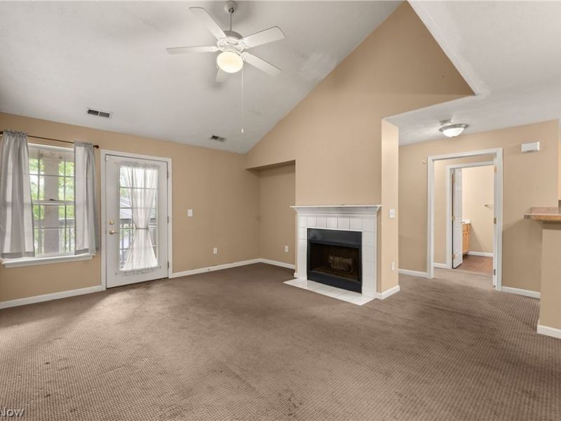 14821 Lenox Drive, Unit 221, Strongsville, OH 44136 Photo 12