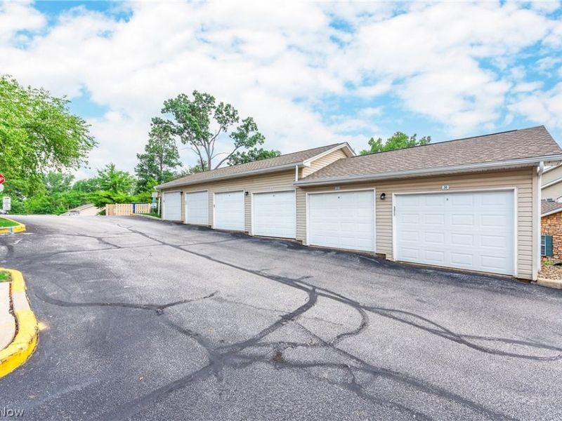 14821 Lenox Drive, Unit 221, Strongsville, OH 44136 Photo 33