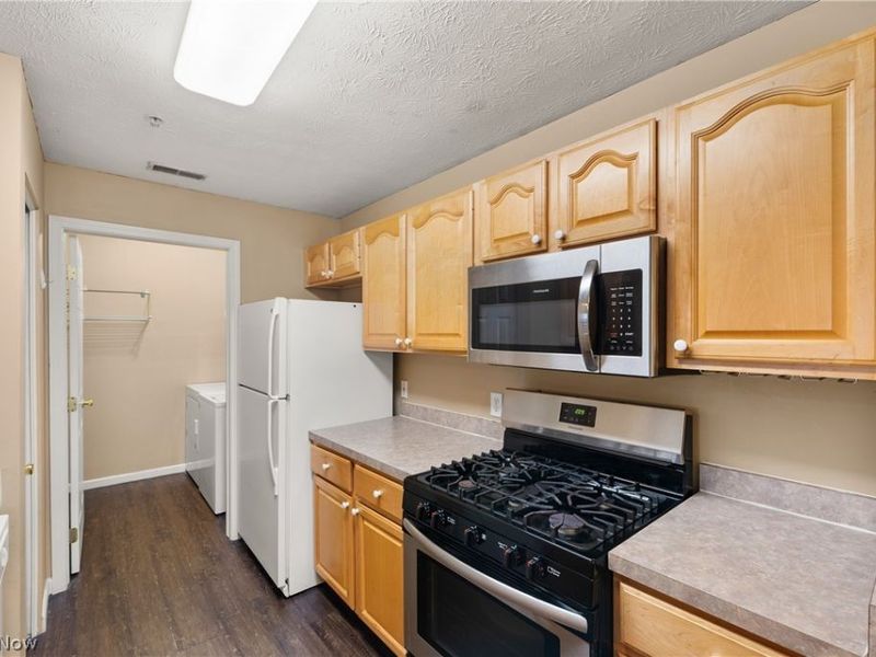 14821 Lenox Drive, Unit 221, Strongsville, OH 44136 Photo 9
