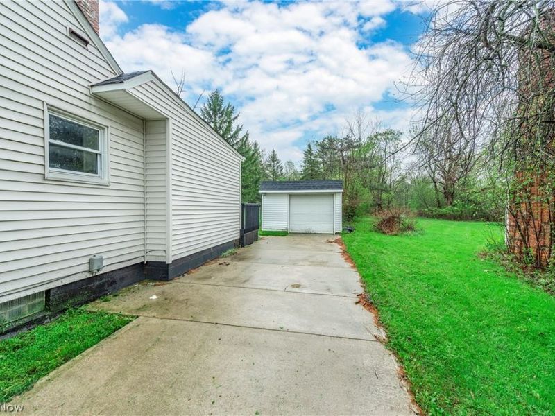 7623 Macedonia Road, Oakwood, OH 44146 Photo 2