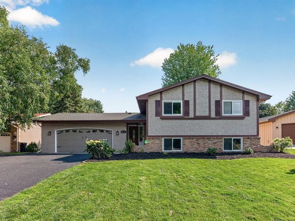 8041 60 1/2 Avenue N, New Hope, MN 55428