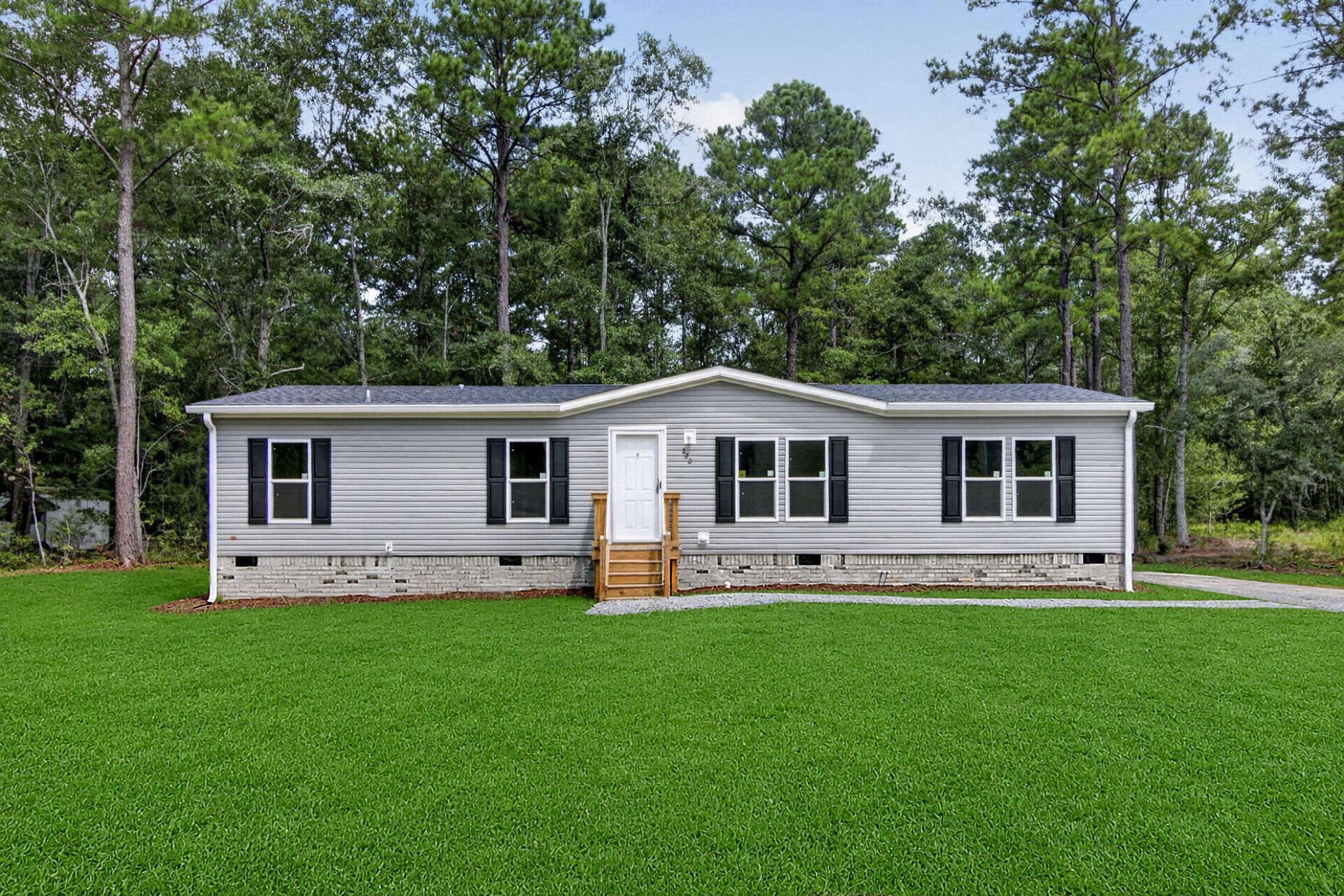 270 Saturn Lane Photo 1