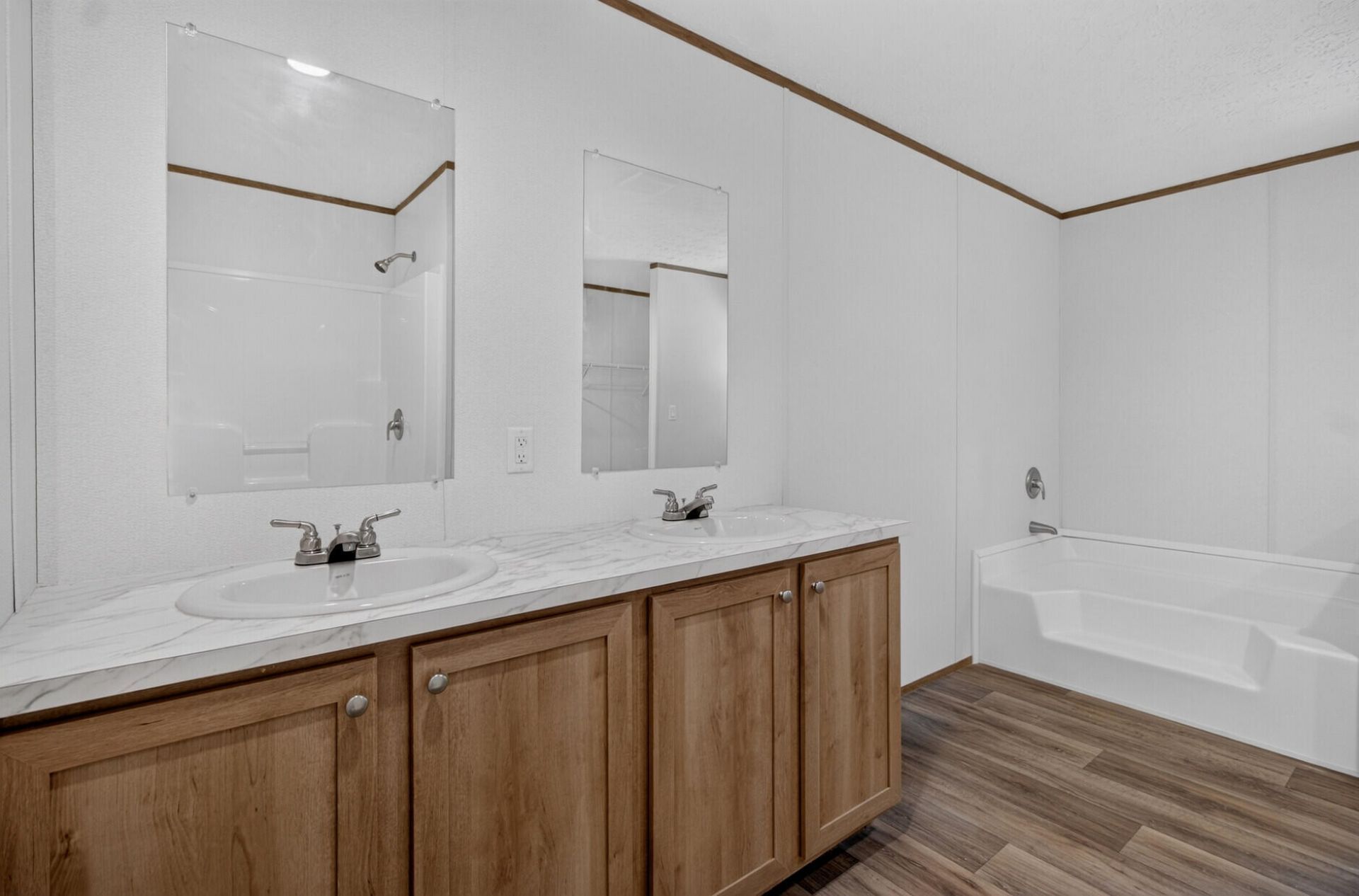 270 Saturn Lane Photo 14