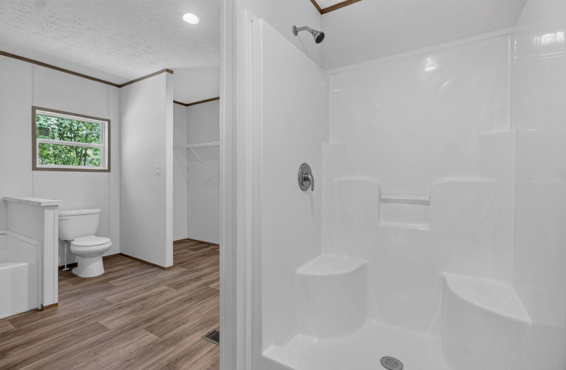 270 Saturn Lane Photo 15