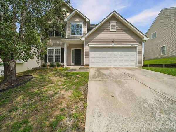 8246 Weeping Fig Lane, Charlotte, NC 28215