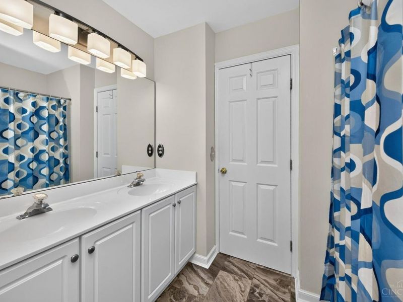 10203 Meadowknoll Drive, Symmes Township, OH 45140 Photo 31