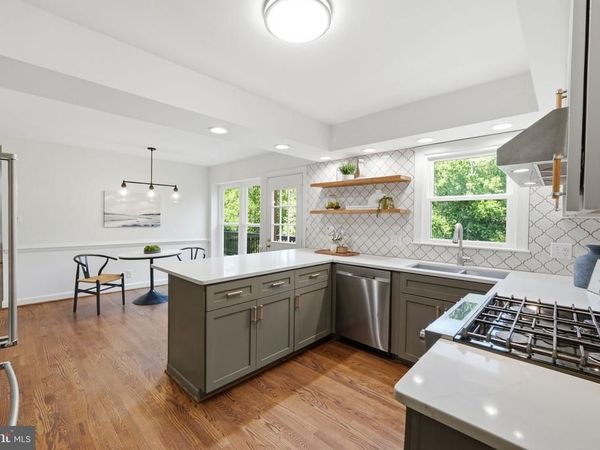 4 WALL, FREDERICKSBURG, VA 22405