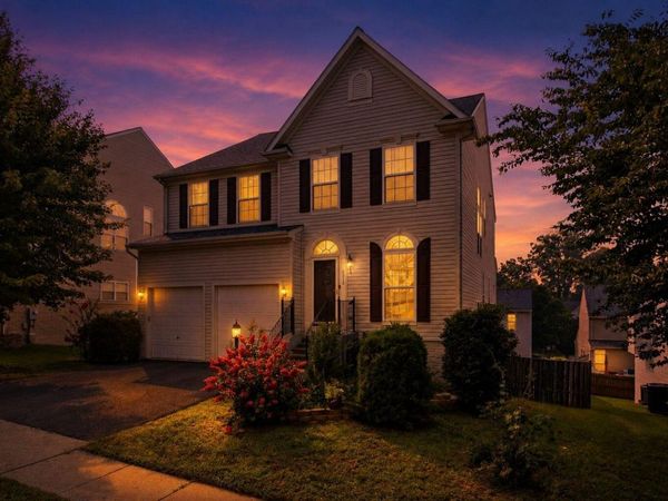 8016 TOWERING OAK WAY, MANASSAS, VA 20111