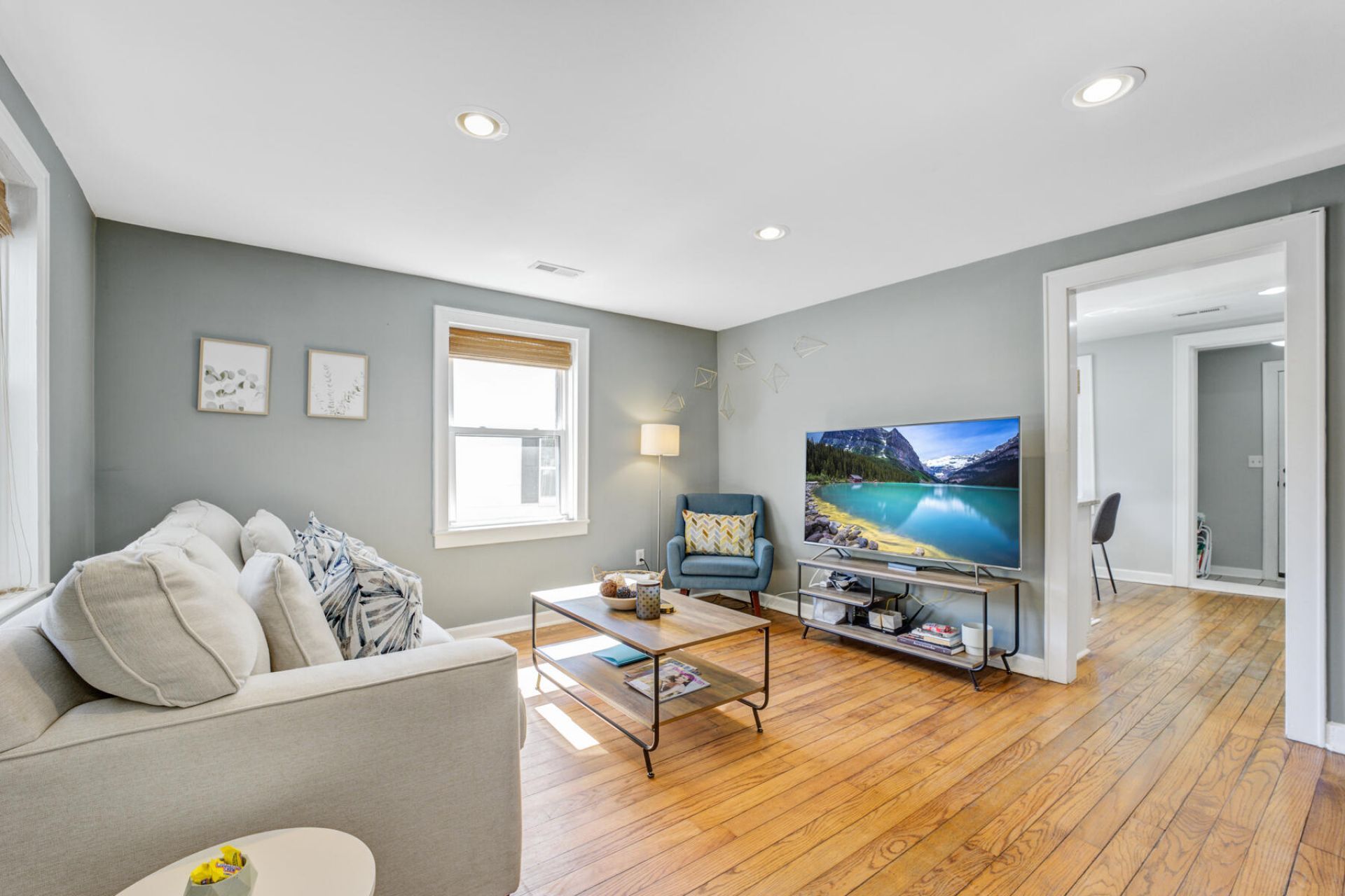 4545 Holly Street Photo 12